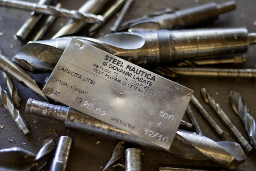 targhetta steel nautica